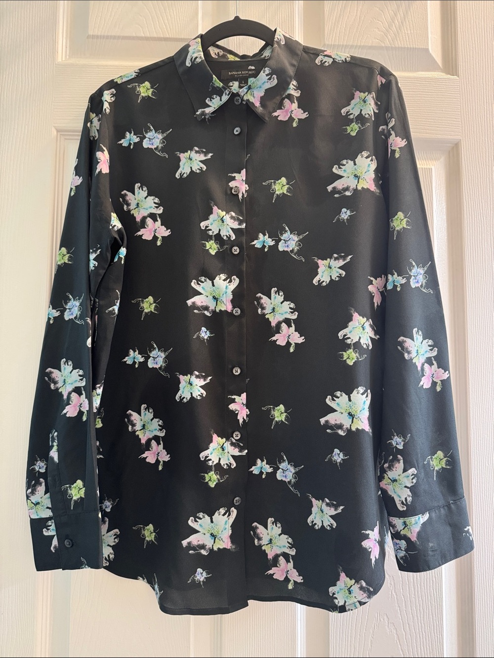 Banana Republic Black Pastel Floral Print Button-Up Blouse